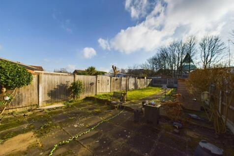 CAM04106G0-PR0091-STILL015.jpg