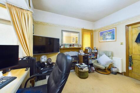 CAM04106G0-PR0092-STILL009.jpg