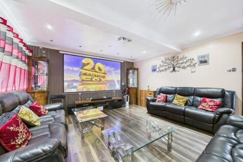 Living / Cinema Room