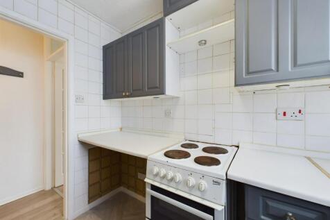 Kitchen 2.jpg