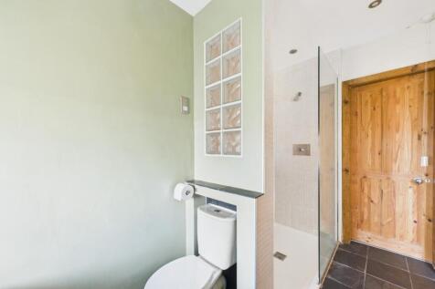 Jack & Jill Family Bathroom