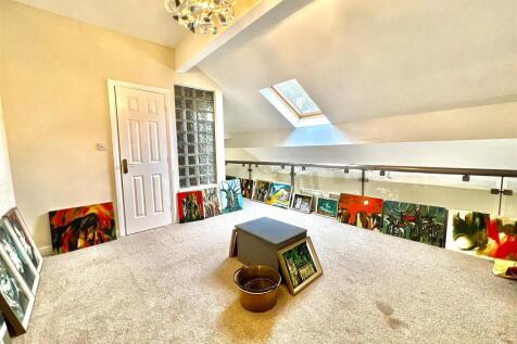 Bedroom 3 (Mezzanine)