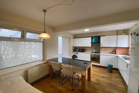 Living/Dining Area