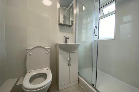 Bed 1 EnSuite