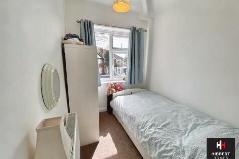 Bed 4.jpg