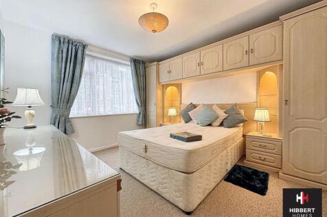 BEDROOM1.jpg