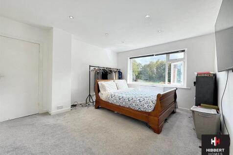 Bed2.jpg