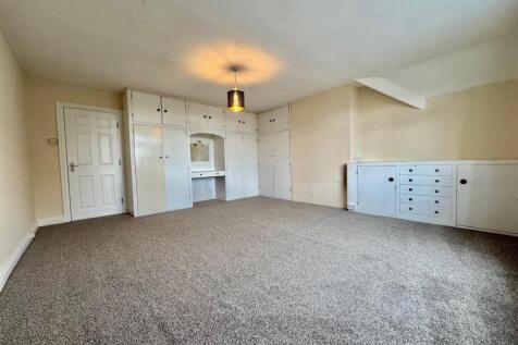 BEDROOM1.jpg