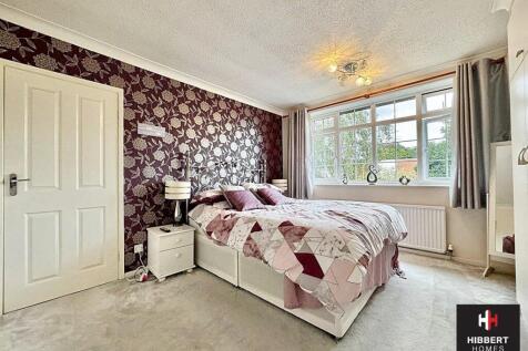 BEDROOM.....jpg