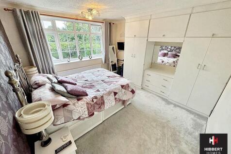 BEDROOM.jpg