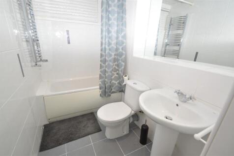 Grove6Bathroom.jpg