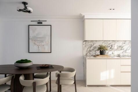 Kitchen dining