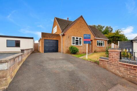 40 Woodbury Road North