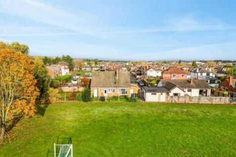 40 Woodbury Road North