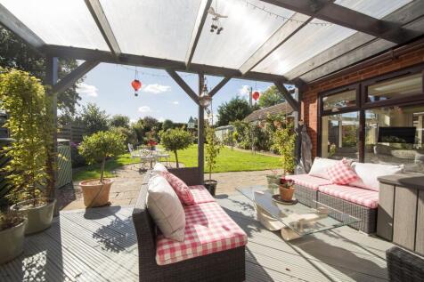Covered Veranda / Entertainment Area