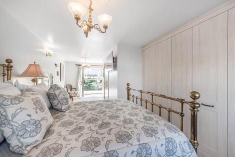 Dual Aspect Suite With Juliet Balcony