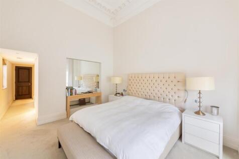 Flat 2, 11 Cadogan Square Hi-18.jpg