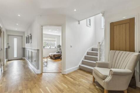 89601_1B Mytchett Road Mytchett(11)_low.jpg