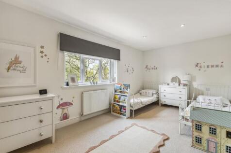 89601_1B Mytchett Road Mytchett(18)_low.jpg