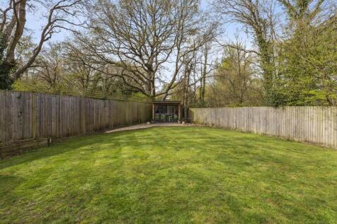 89601_1B Mytchett Road Mytchett(26)_low.jpg