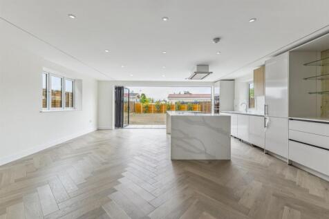 93575_Plot 2 The Squirells North St(8)_low.jpg