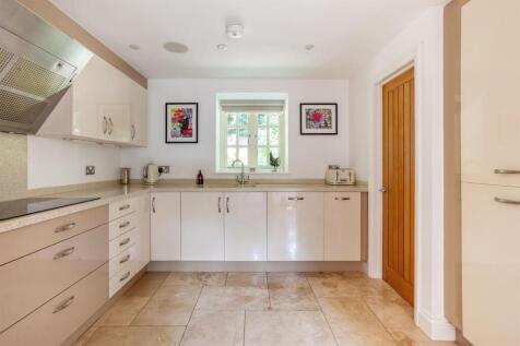 76950_3 The Courtyard Moor Park (12)_low.jpg