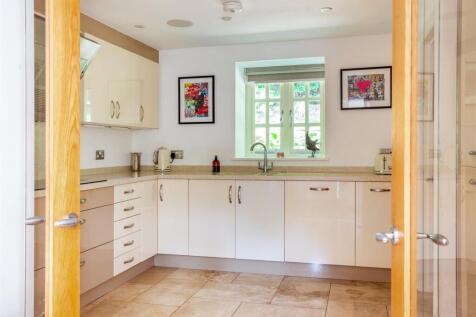 76950_3 The Courtyard Moor Park (13)_low.jpg