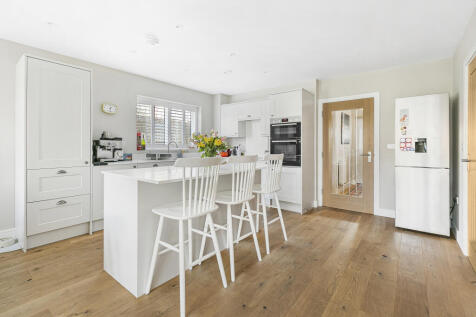 Kitchen, Living/Dining Room