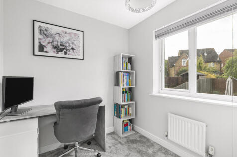 Bedroom/Office