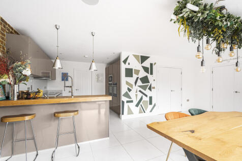 Kitchen Dining room