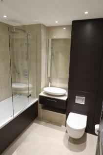 Main bathroom.JPG