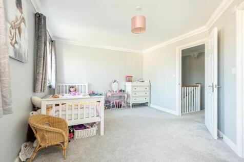 Guest Bedroom Suite