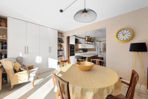 Kitchen / Dinning Room