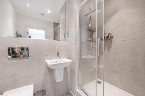Primary Bedroom &#43; En-suite