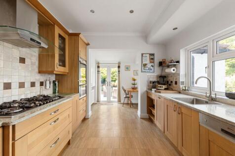 Kitchen / Breakfast Room