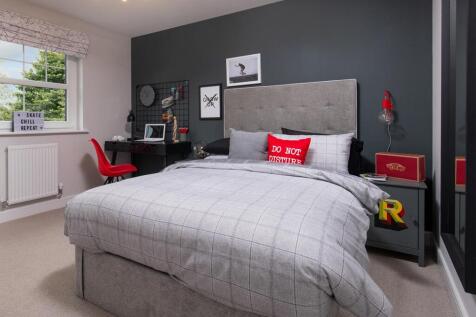 Large space in the second bedroom for guests or a growing child
