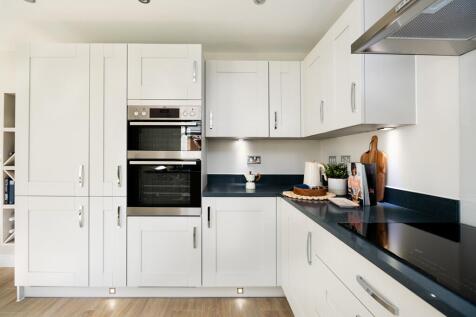 Plenty of space to cook and prepare your family meals
