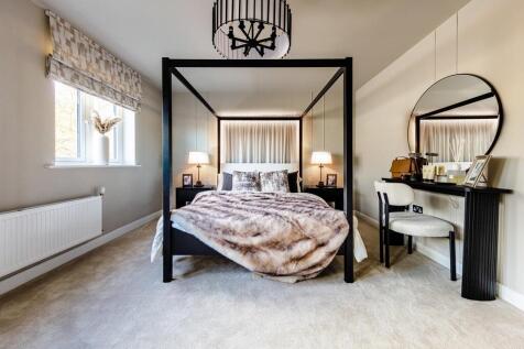 Impressive sized double main bedroom