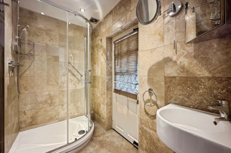 Shower rooom