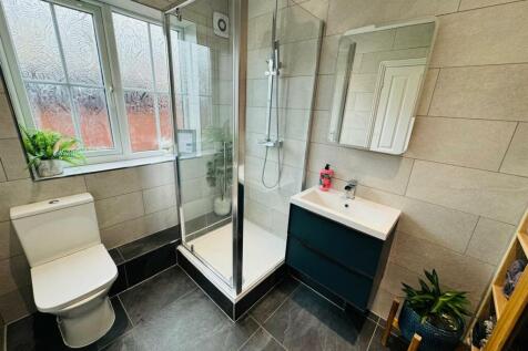Ensuite &amp; Sauna