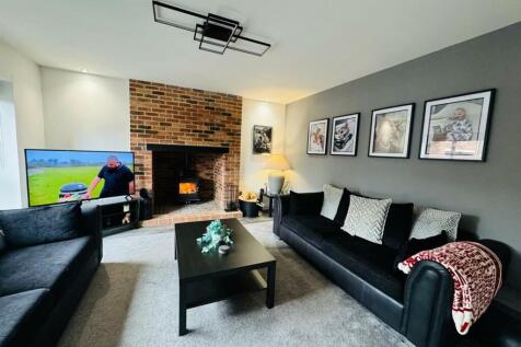 Cosy Second Lounge