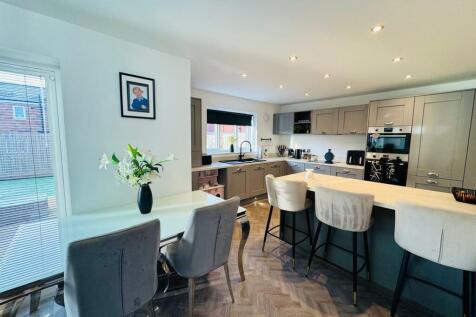 Kitchen Diner Living Area