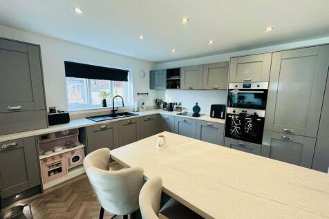 Kitchen Diner Living Area