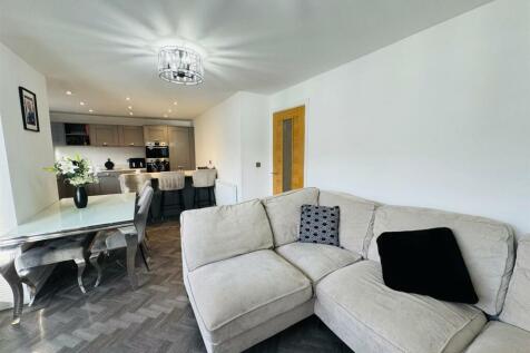 Kitchen Diner Living Area