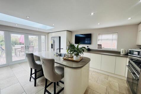Kitchen Family Room