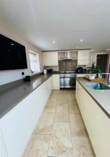 Kitchen Family Room