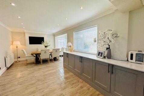 Kitchen Diner Family Room