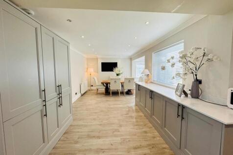 Kitchen Diner Family Room