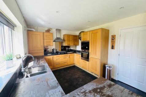 Kitchen Diner Living Area