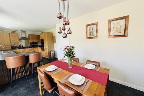 Kitchen Diner Living Area